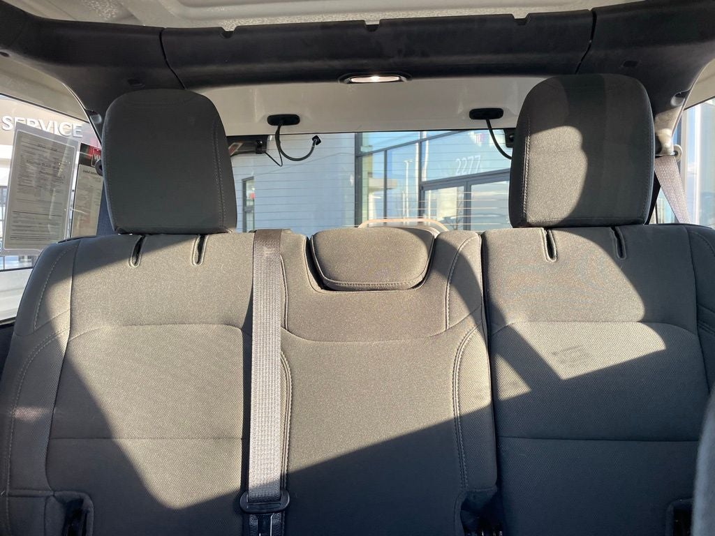 2021 Jeep Wrangler Unlimited Sahara - APPLE CARPLAY / HARD TOP