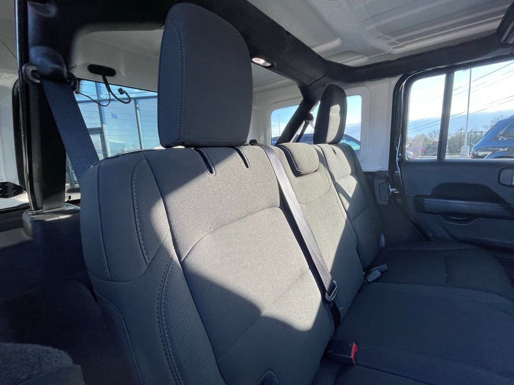 2021 Jeep Wrangler Unlimited Sahara - APPLE CARPLAY / HARD TOP