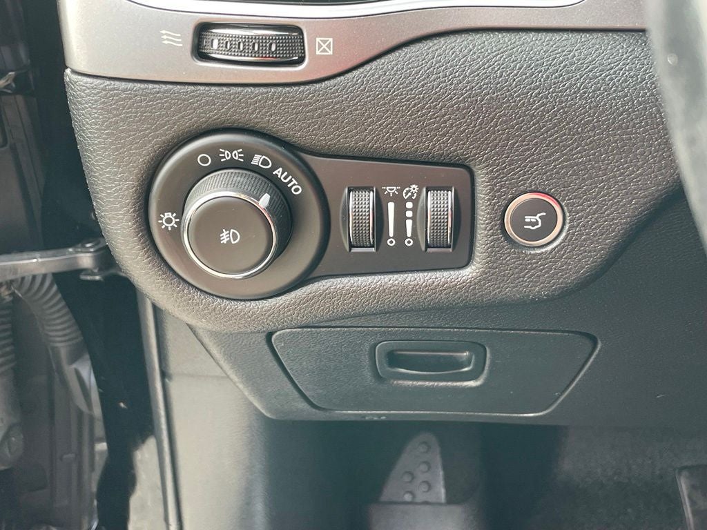 2019 Jeep Cherokee Limited - APPLE CARPLAY / POWER LIFTGATE