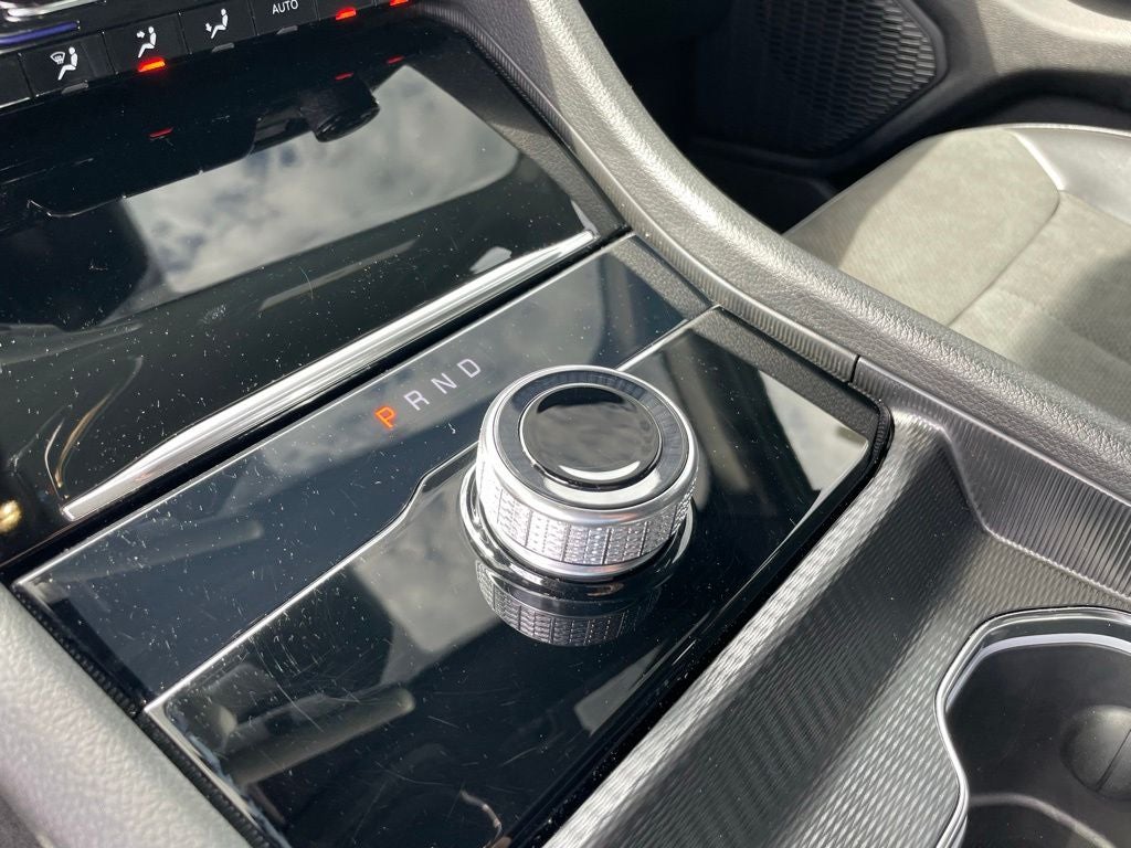 2025 Jeep Grand Cherokee Altitude - RAIN SENSING WIPERS / APPLE CARPLAY