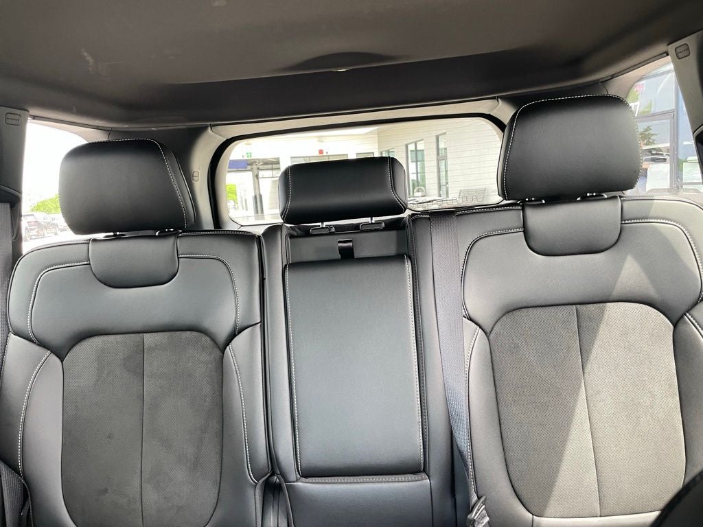 2025 Jeep Grand Cherokee Altitude - RAIN SENSING WIPERS / APPLE CARPLAY