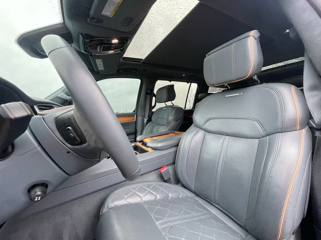 2022 Jeep Grand Wagoneer Series II - PANORAMIC SUNROOF / VENTILATED SEATS