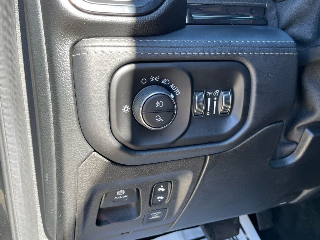 2022 RAM 1500 Limited - HEADS UP DISPLAY / PANORAMIC SUNROOF