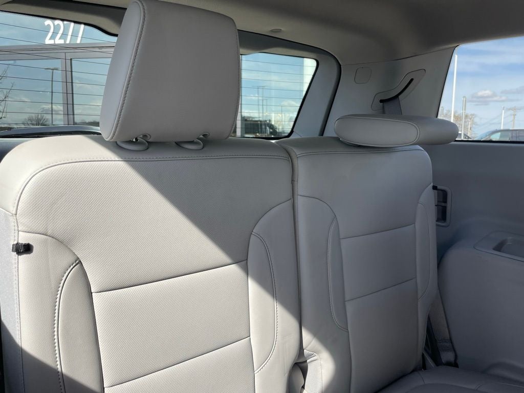 2022 GMC Acadia SLT - MEMORY SEATS / BLIND ZONE ALERT