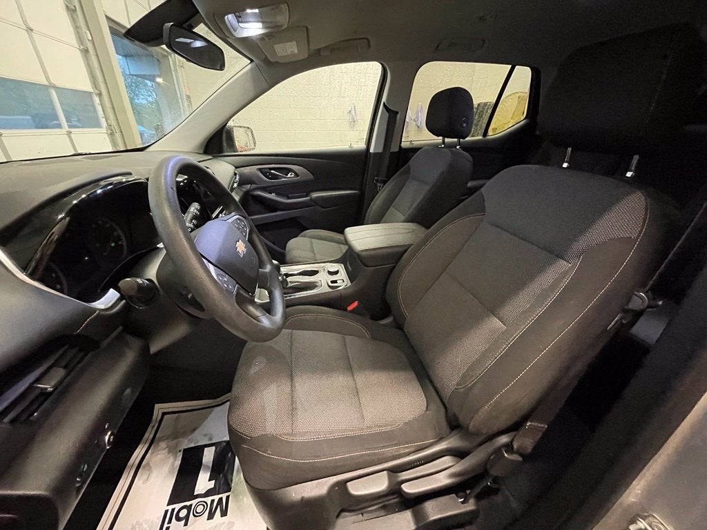 2021 Chevrolet Traverse LS - 1 OWNER / CLEAN CARFAX