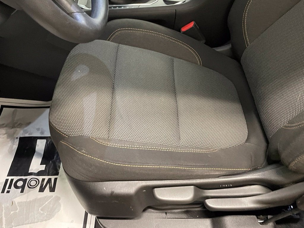 2021 Chevrolet Traverse LS - 1 OWNER / CLEAN CARFAX