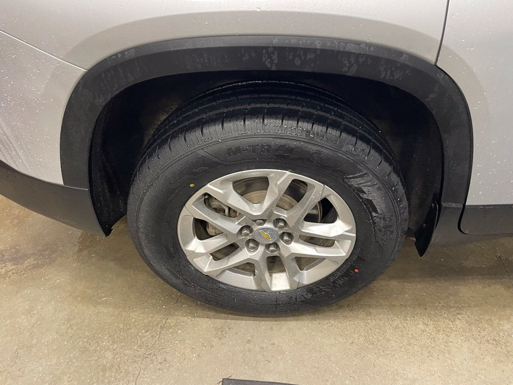 2021 Chevrolet Traverse LS - 1 OWNER / CLEAN CARFAX
