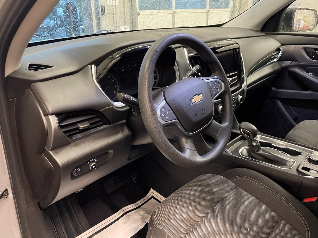 2021 Chevrolet Traverse LS - 1 OWNER / CLEAN CARFAX