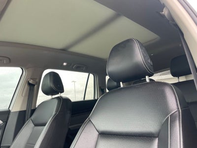 2023 Volkswagen Atlas 2.0T SE w/Technology - PANORAMIC SUNROOF / AWD