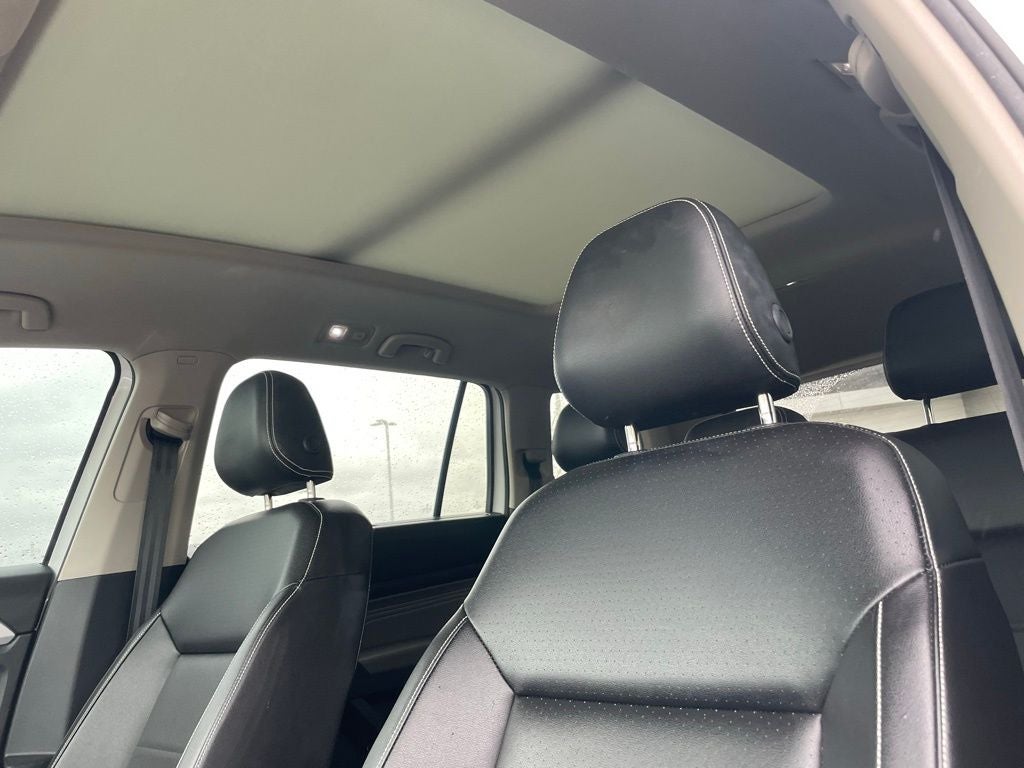 2023 Volkswagen Atlas 2.0T SE w/Technology - PANORAMIC SUNROOF / AWD