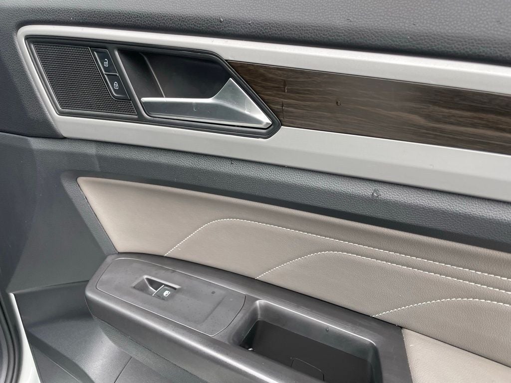 2023 Volkswagen Atlas 2.0T SE w/Technology - PANORAMIC SUNROOF / AWD