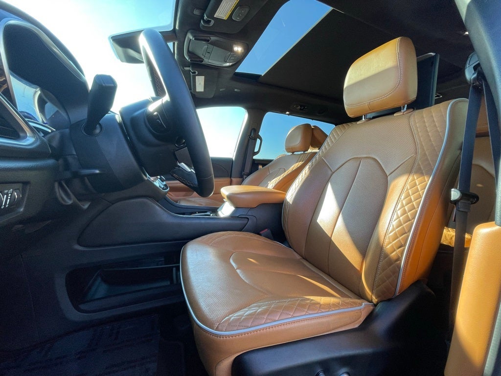 2023 Chrysler Pacifica Hybrid Pinnacle - 360 Surround–View Camera System