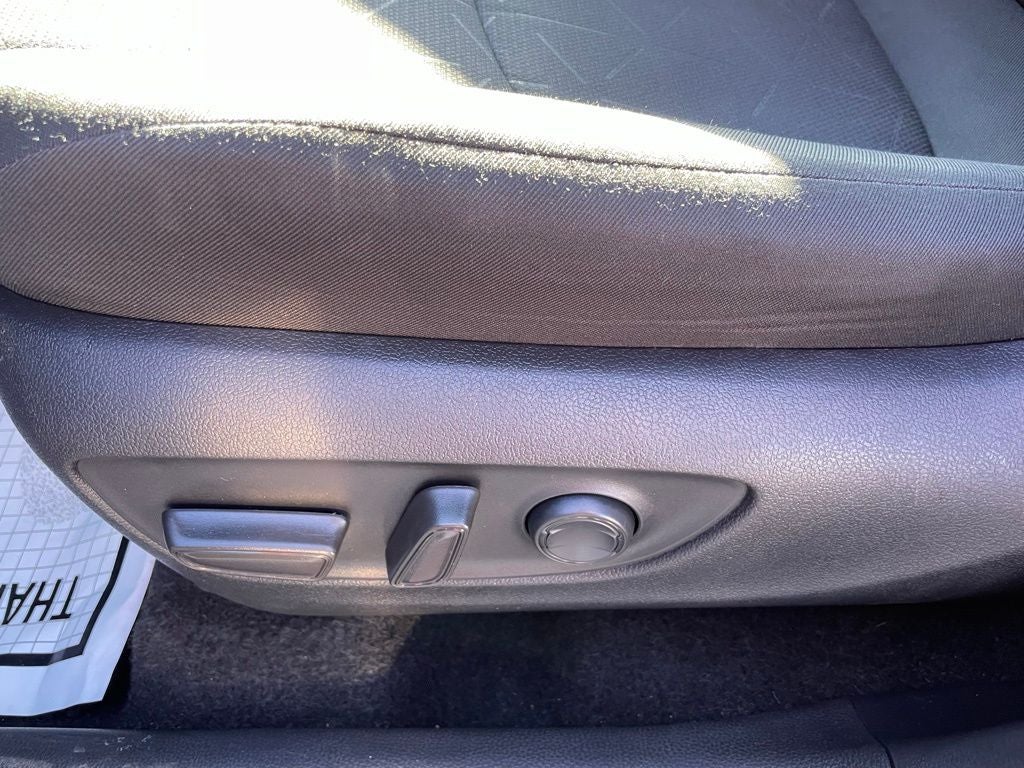 2024 Toyota RAV4 XLE - WIRELESS CARPLAY / LANE DEPARTURE ALERT