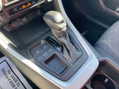 2024 Toyota RAV4 XLE - WIRELESS CARPLAY / LANE DEPARTURE ALERT