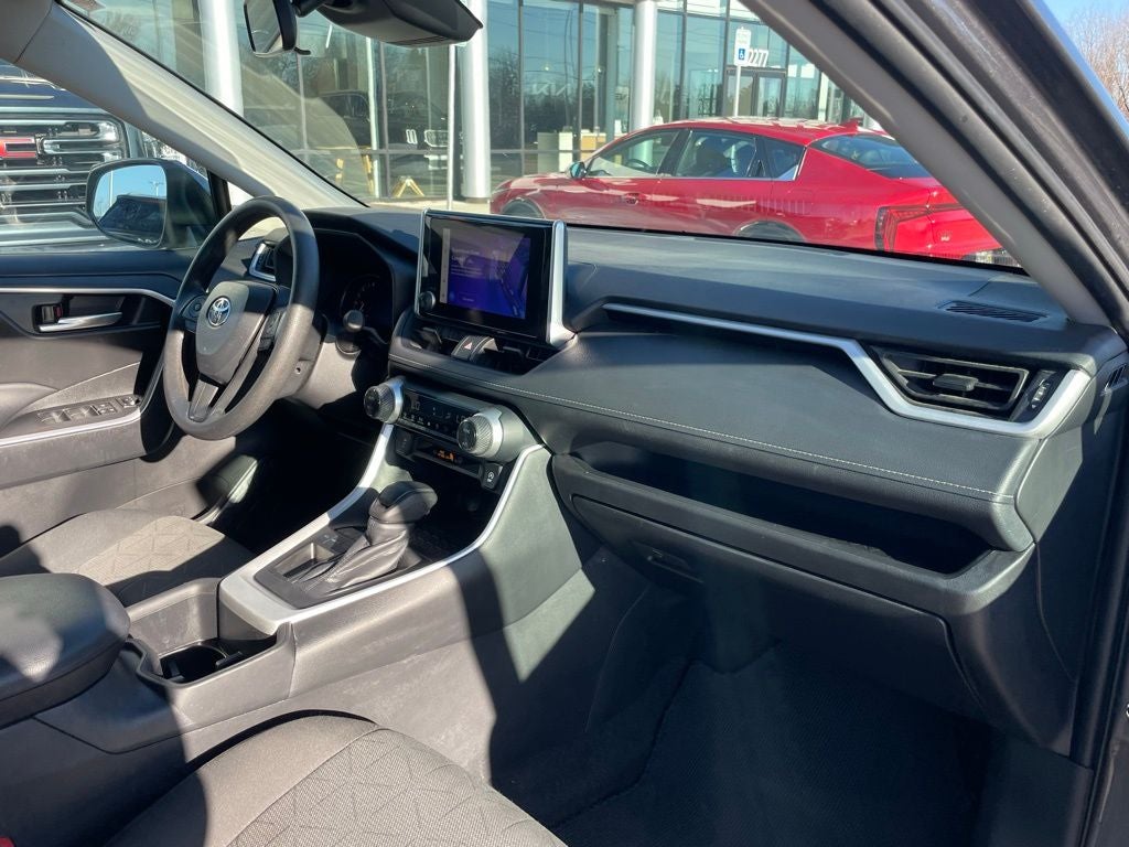 2024 Toyota RAV4 XLE - WIRELESS CARPLAY / LANE DEPARTURE ALERT