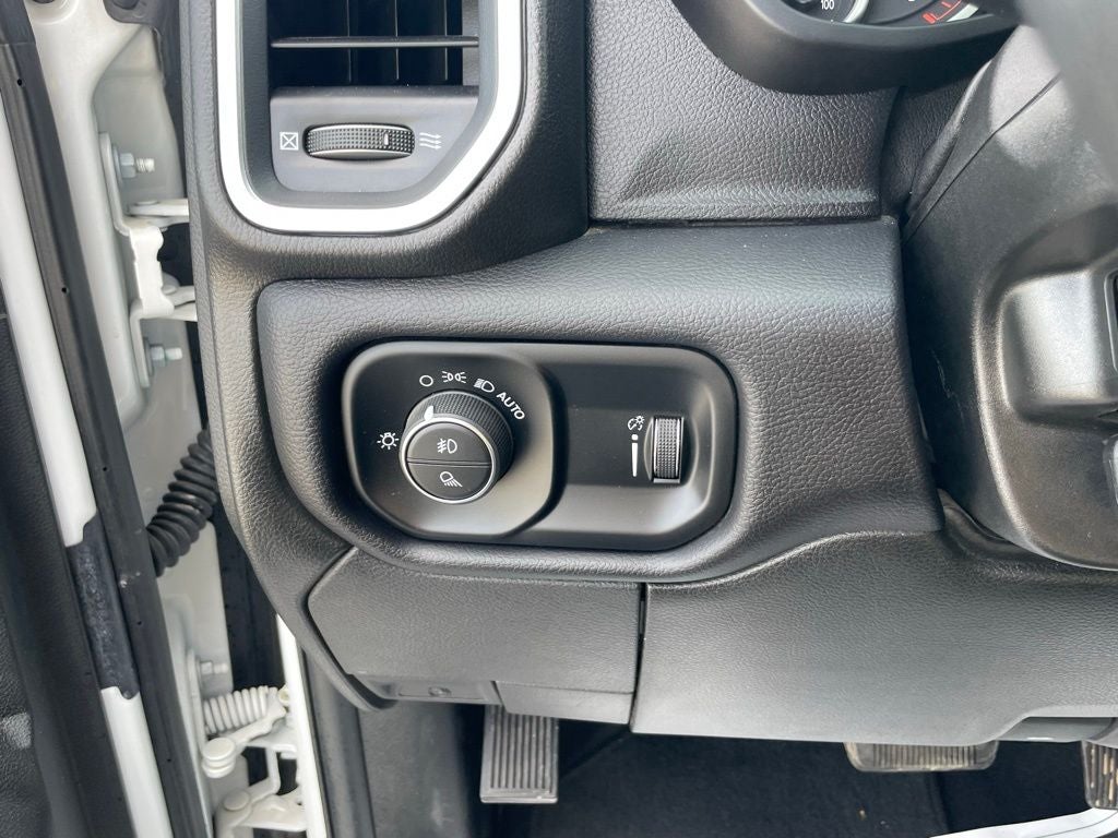 2025 RAM 2500 Big Horn - 6.7 CUMMINS DIESEL / REMOTE START