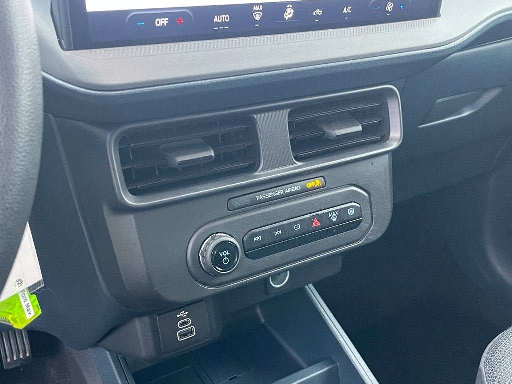 2025 Ford Maverick XL - AWD / 30 MPG