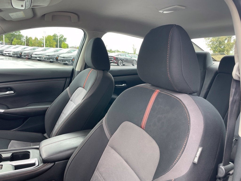 2022 Nissan Sentra SR - 37 MPG / BLIND SPOT WARNING