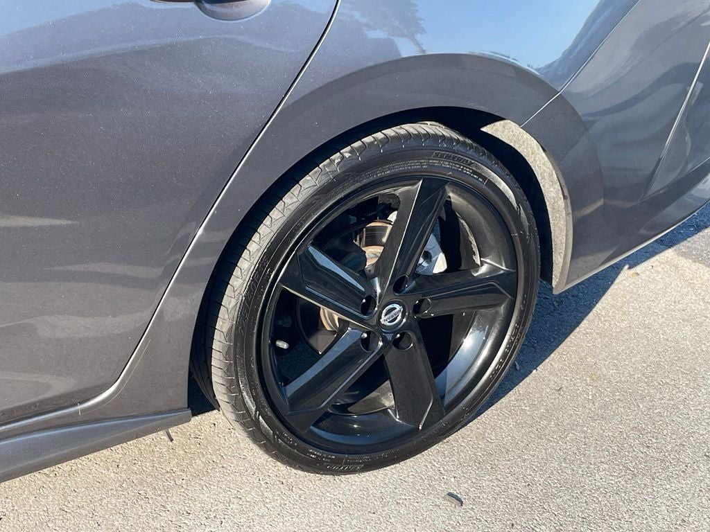 2022 Nissan Sentra SR - 37 MPG / MIDNIGHT EDITION