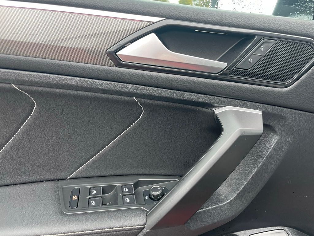 2024 Volkswagen Tiguan 2.0T SE R-Line Black Styling Package - Blind Spot Monitor / AWD