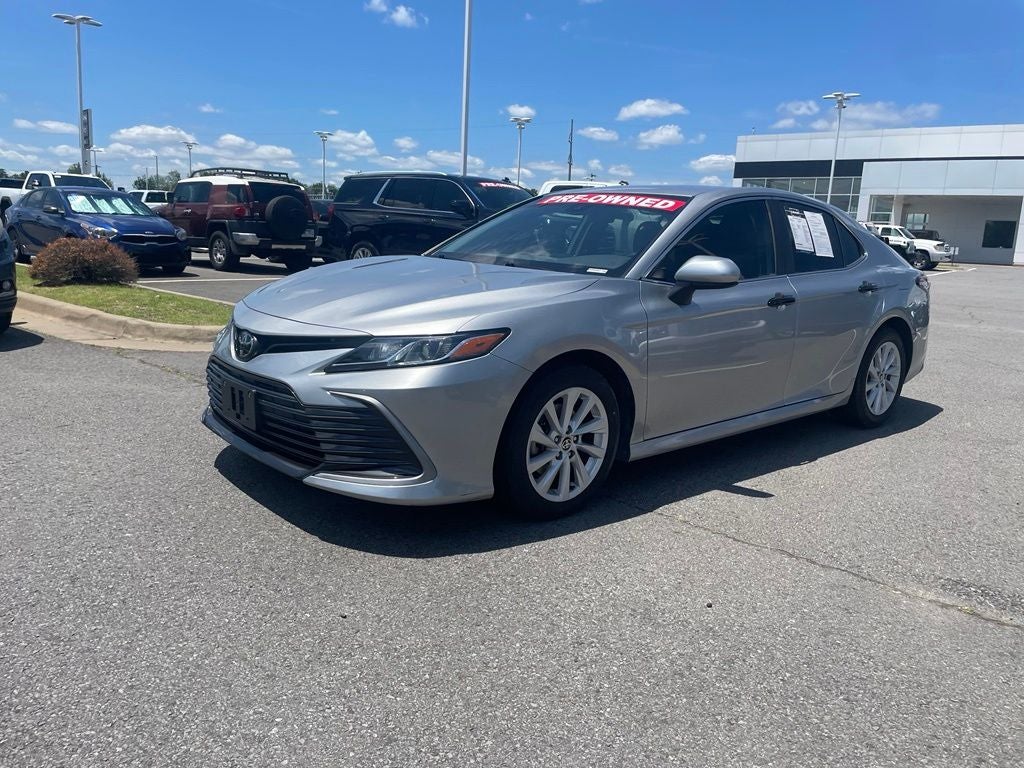 2022 Toyota Camry LE - APPLE CARPLAY / 8 WAY POWER DRIVER SEAT