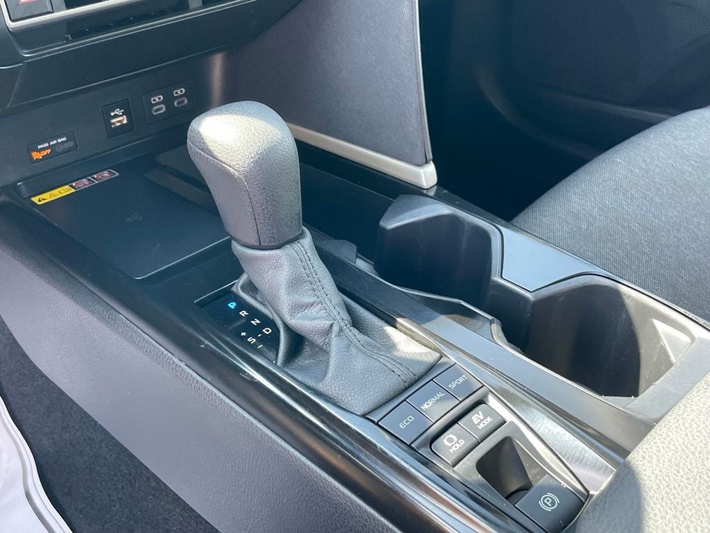 2025 Toyota Camry LE - 53 MPG / APPLE CARPLAY