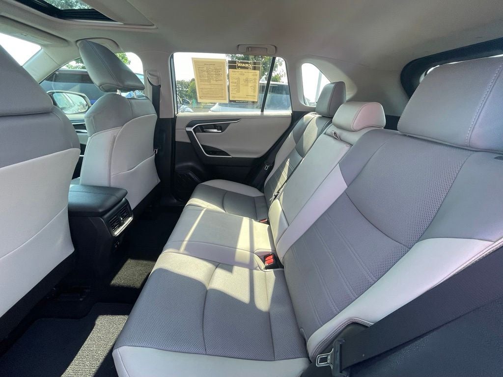 2020 Toyota RAV4 Hybrid Limited - 1 OWNER / POWER MOONROOF