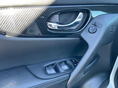 2017 Nissan Rogue SL - BLIND SPOT WARNING / POWER LIFTGATE