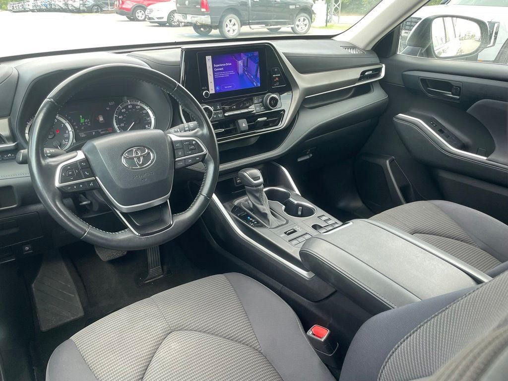 2024 Toyota Highlander LE - 3RD ROW / POWER LIFTGATE