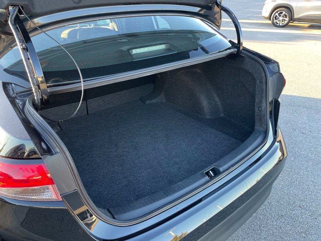 2025 Toyota Corolla LE - 41 MPG / APPLE CARPLAY