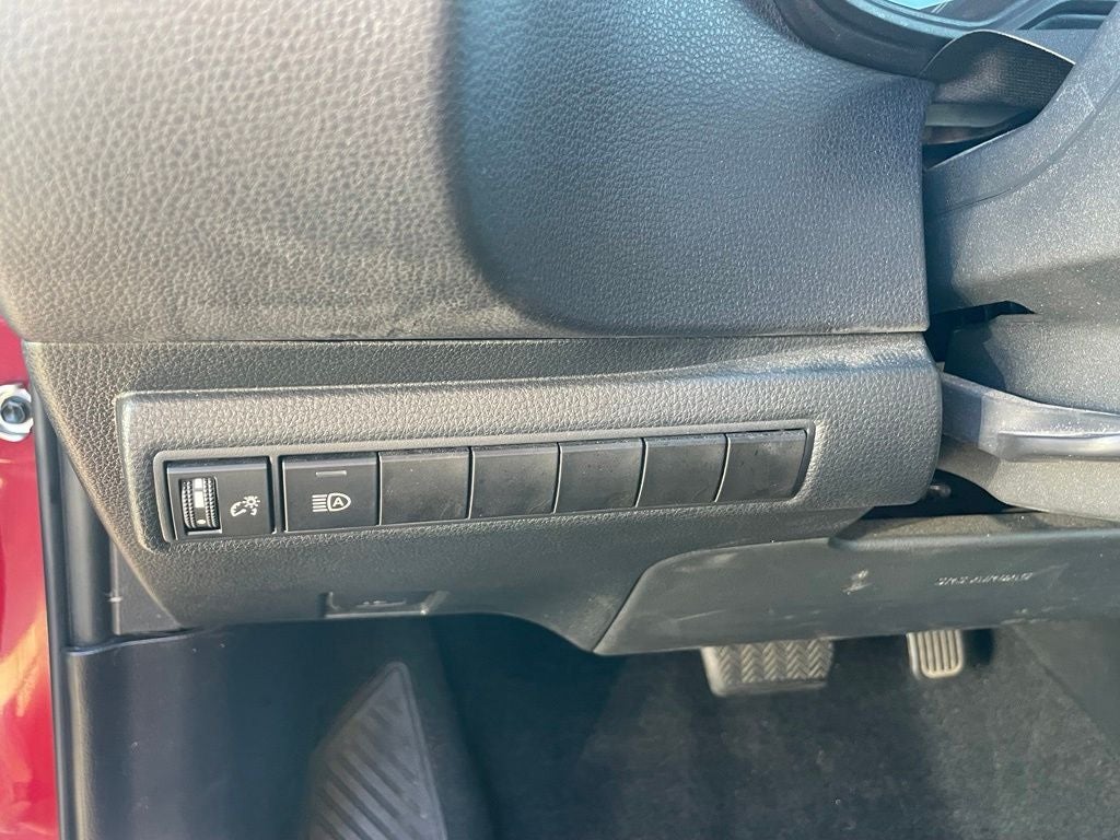 2024 Toyota Corolla SE - 40 MPG / BLACKOUT EMBLEMS