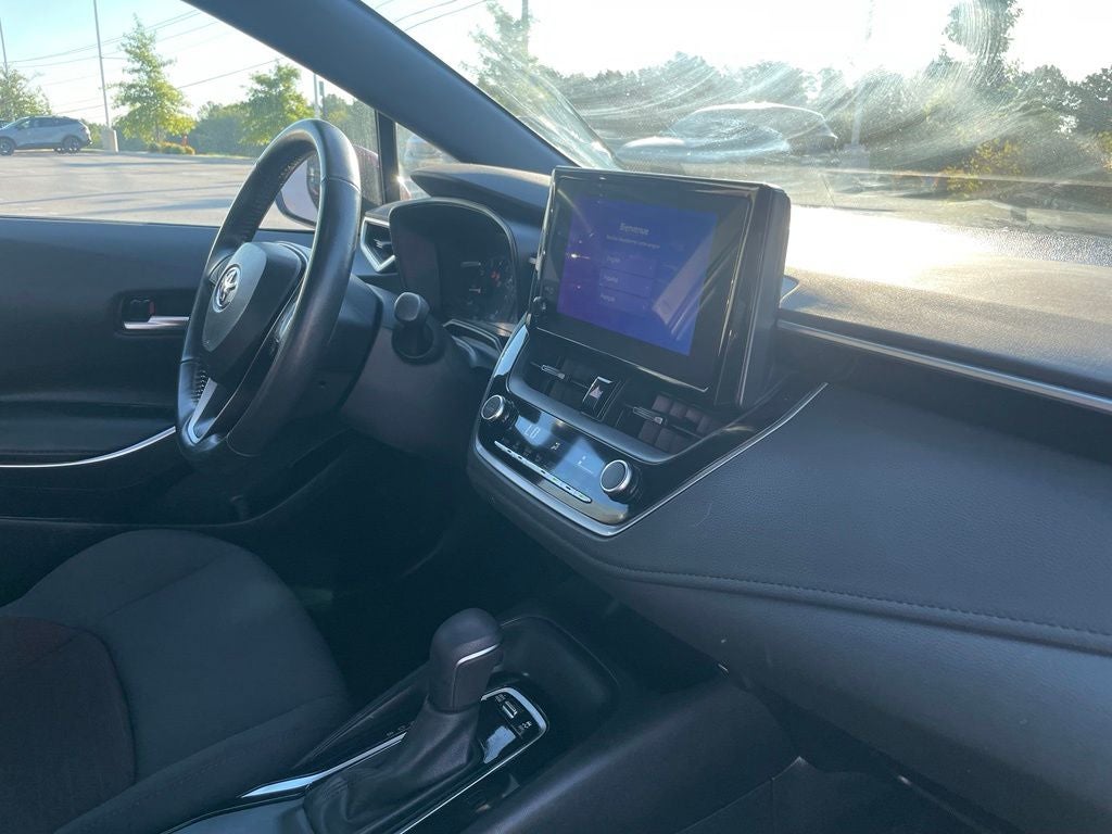 2024 Toyota Corolla SE - 40 MPG / BLACKOUT EMBLEMS