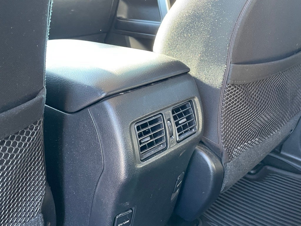 2018 Toyota 4Runner SR5 - CLEAN CARFAX / 4WD