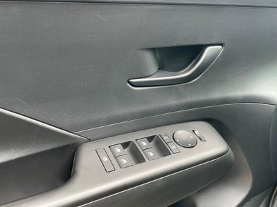 2025 Hyundai Kona SEL - WIRELESS CARPLAY / 12" DISPLAY