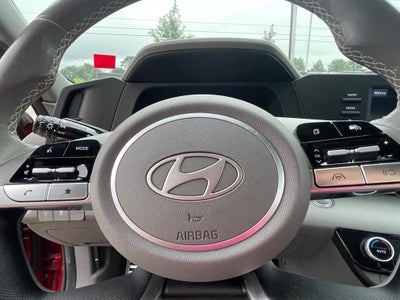 2025 Hyundai Elantra SEL Sport - 39 MPG / APPLE CARPLAY