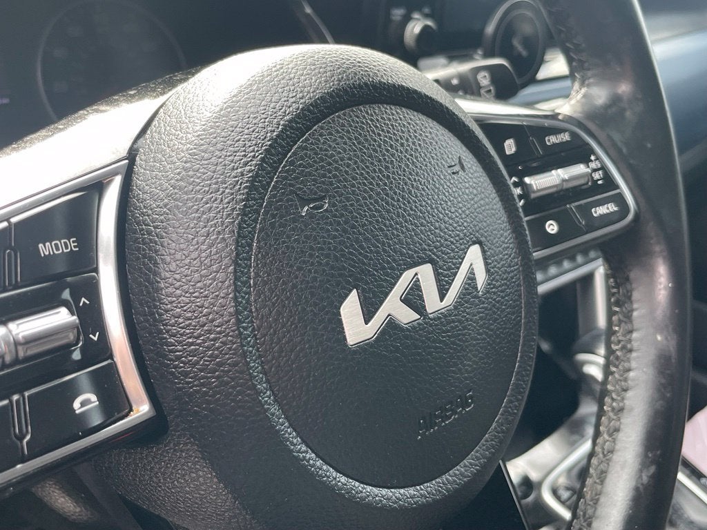 2023 Kia Seltos S - 35 MPG / APPLE CARPLAY