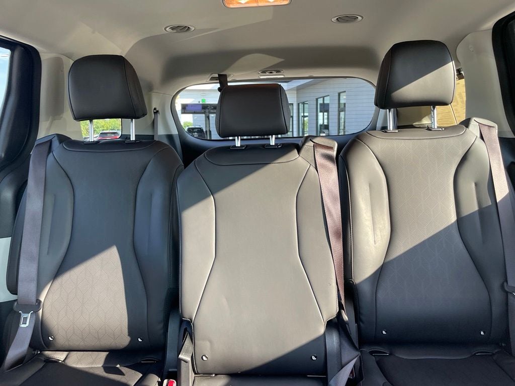2024 Kia Carnival EX - 8 PASSENGER / NAVIGATION SYSTEM