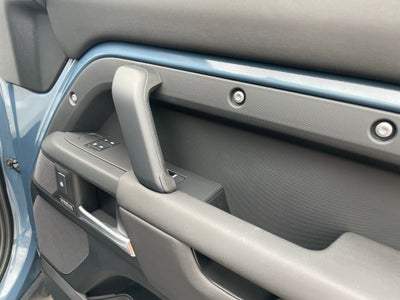2025 Land Rover Defender 110 X-Dynamic SE