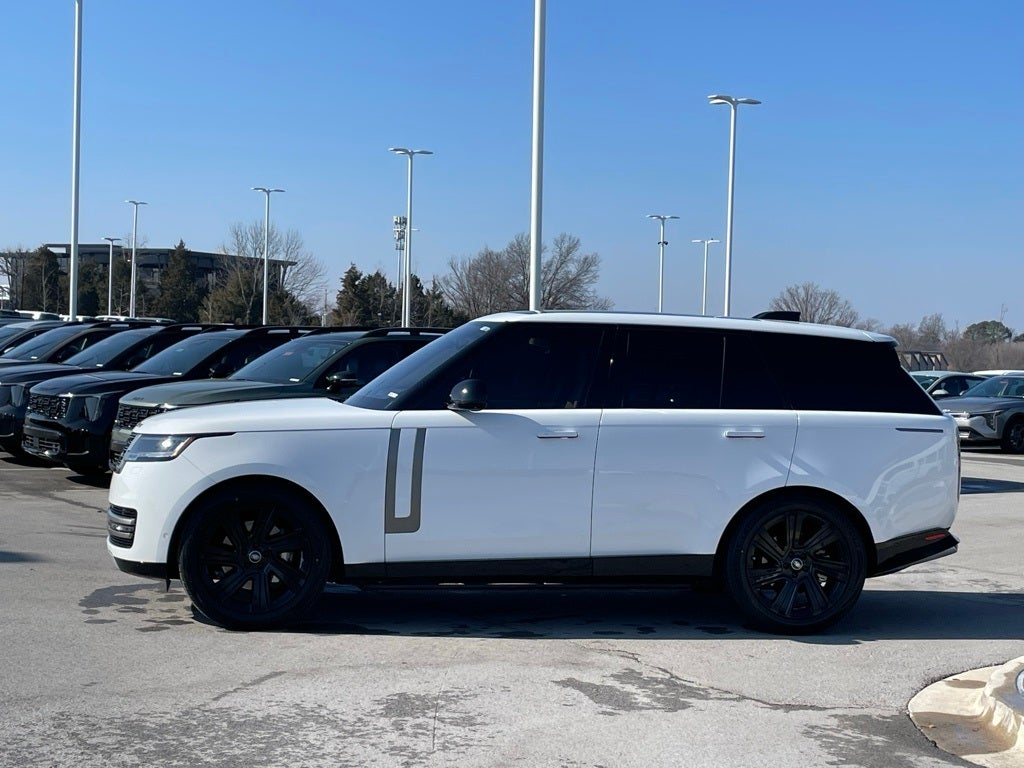 2023 Land Rover Range Rover SE