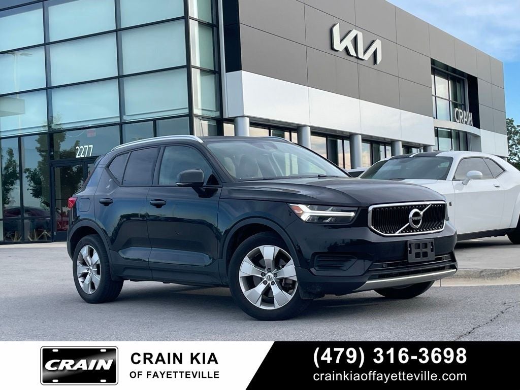 2020 Volvo XC40 Momentum