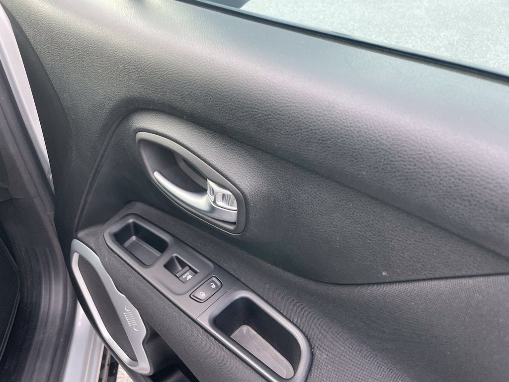 2019 Jeep Renegade Latitude - REMOTE START / APPLE CARPLAY