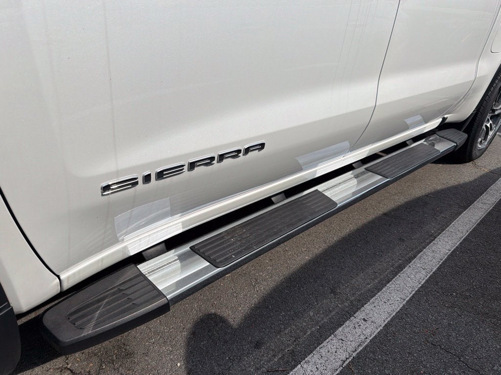 2023 GMC Sierra 1500 SLT Clean CarFax, One Owner, Leather