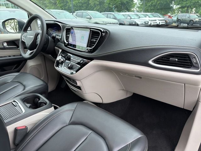 2023 Chrysler Pacifica Hybrid Touring L