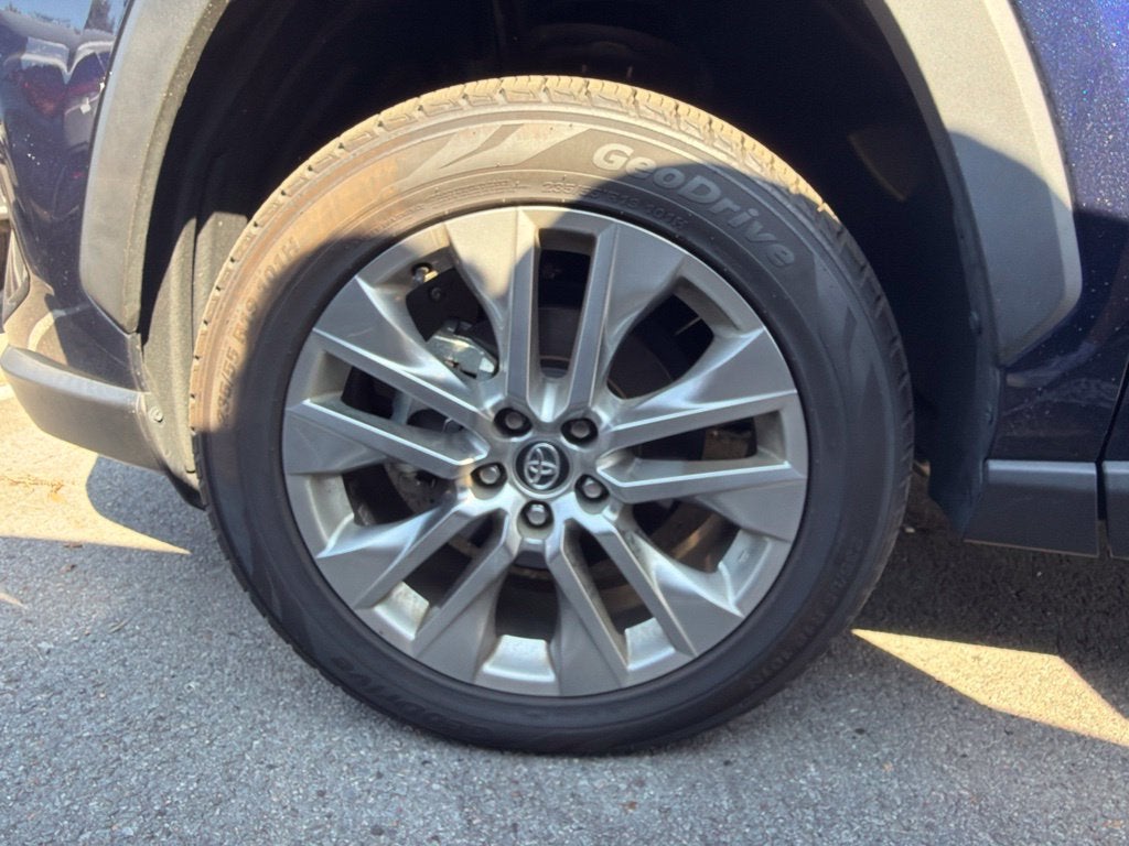 2025 Toyota RAV4 XLE One Owner, Low Miles
