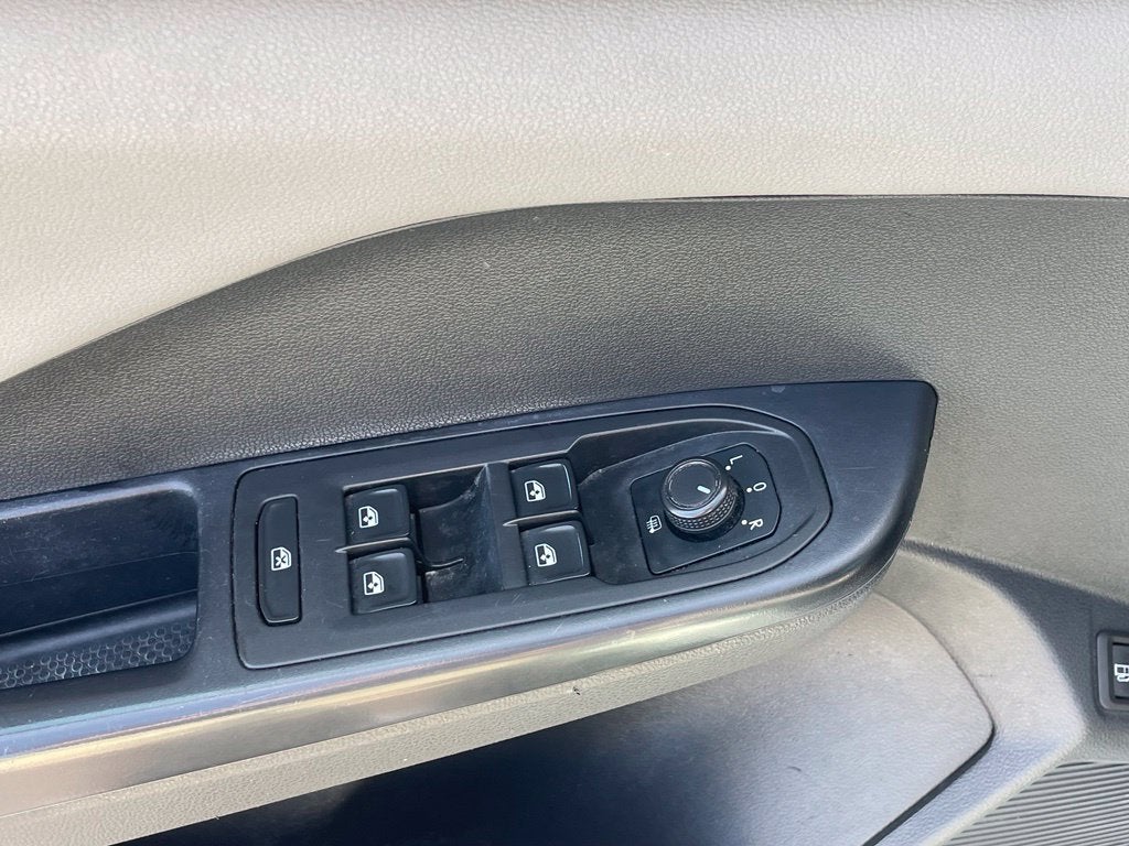2023 Volkswagen Taos 1.5T SE Clean CarFax, One Owner