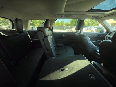 2025 Nissan Pathfinder Platinum Pano Roof, Leather, One Owner, Third Row
