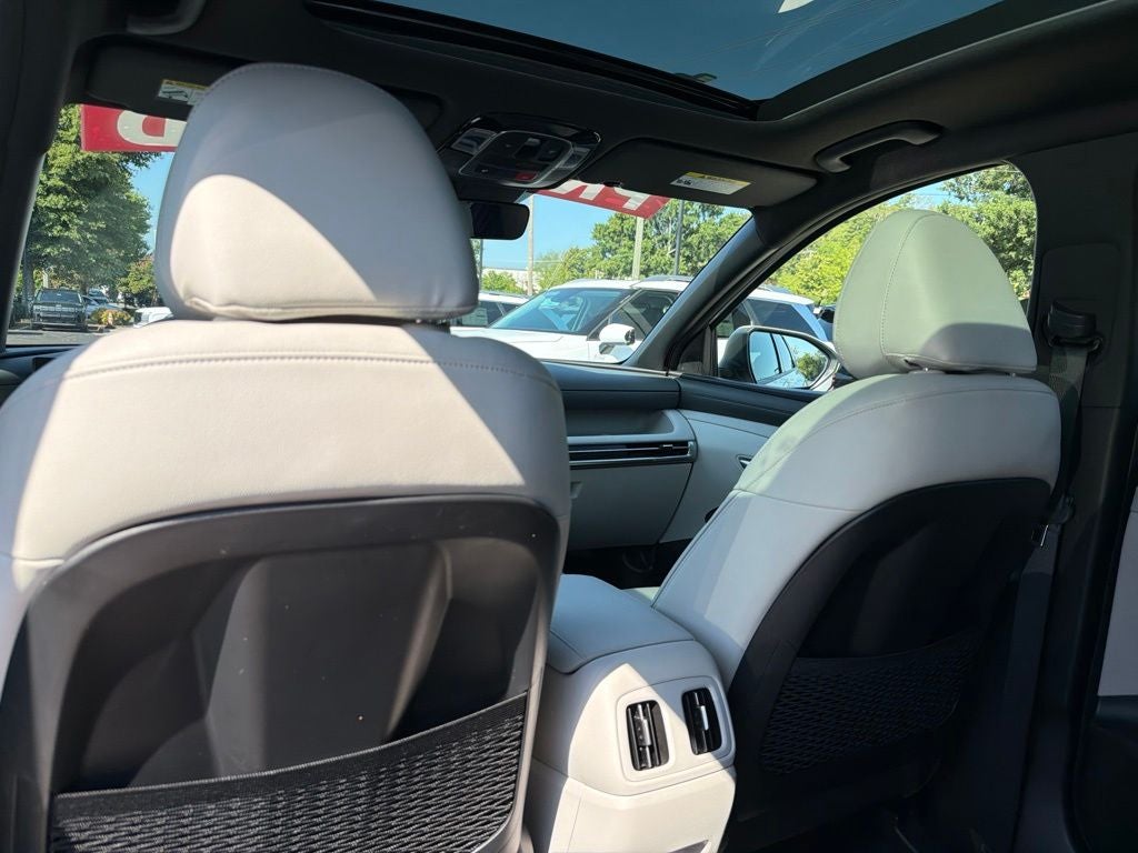 2025 Hyundai Tucson Limited Clean CarFax, One Owner