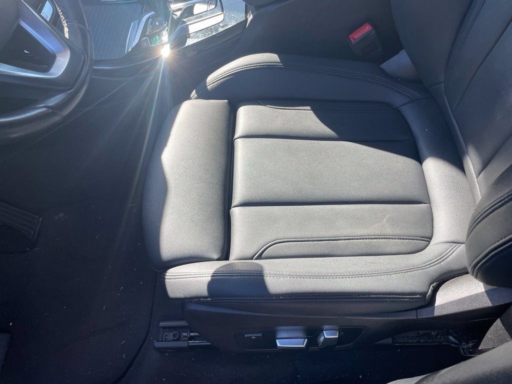 2019 BMW X3 sDrive30i Pano Roof, Navi, Heated Seats