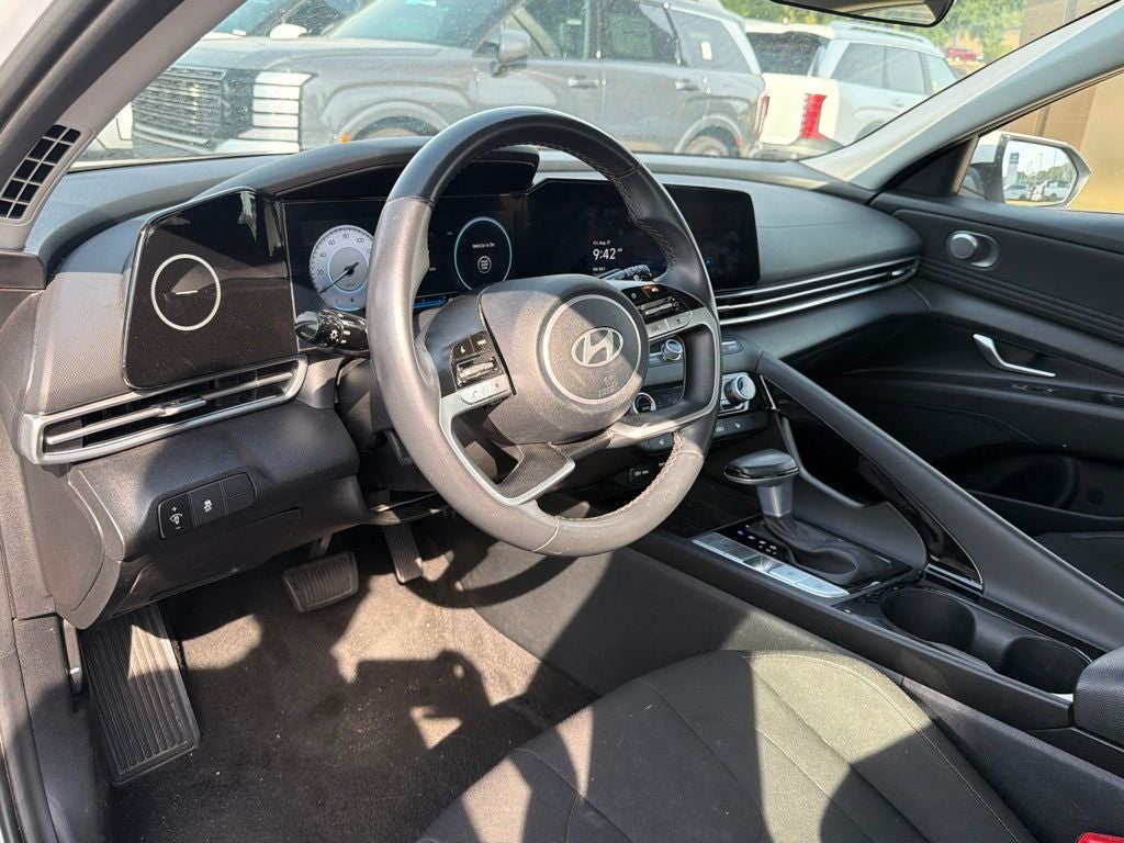 2025 Hyundai Elantra SEL Convenience CARFAX 1-Owner
