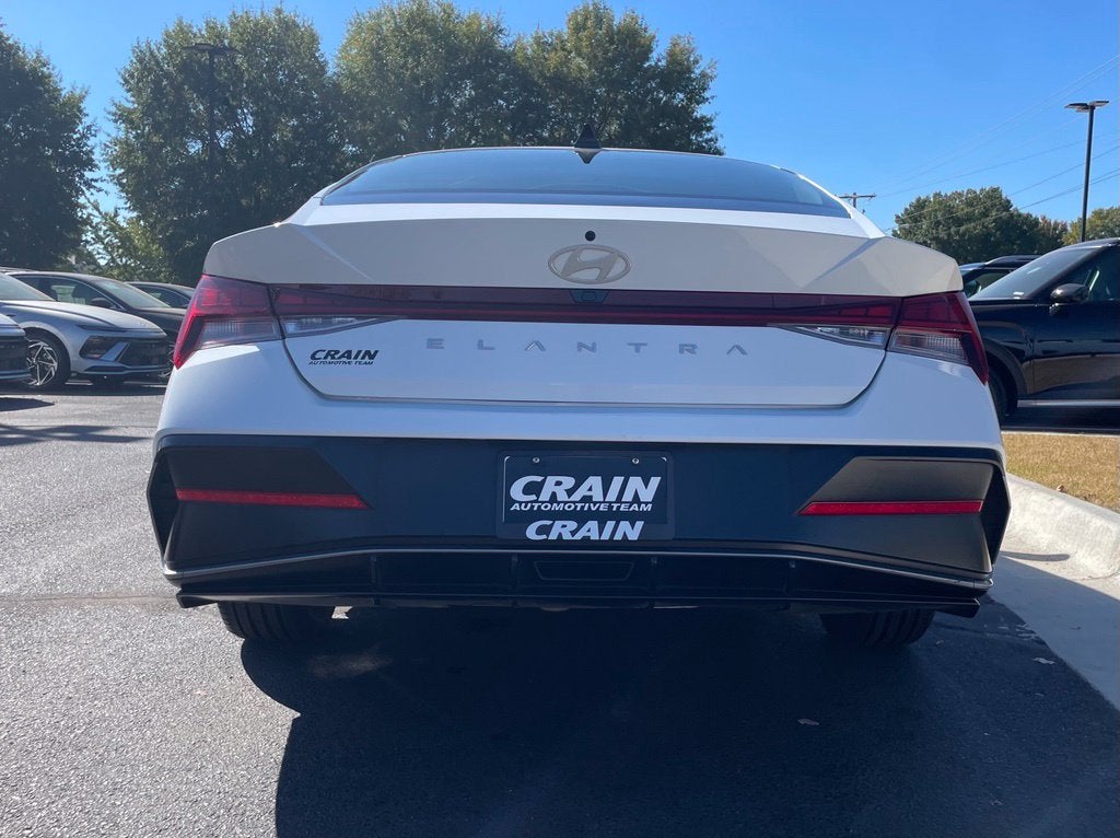 2025 Hyundai Elantra SEL Convenience Moonroof, Clean CarFax, One Owner